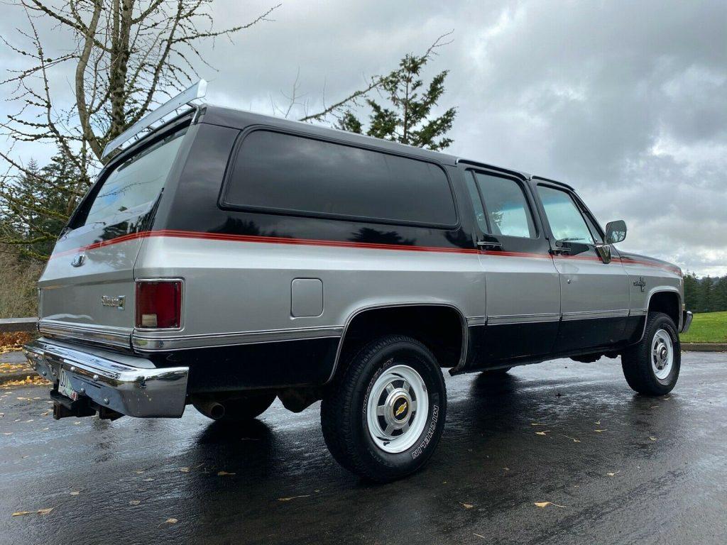 1984 Chevy Suburban K20 4×4 350 with 79k Original Miles