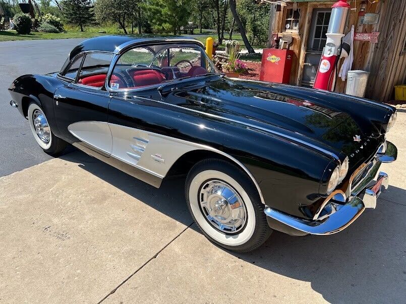 1961 Chevrolet Corvette convertible with removable hard top.283 dual quad carbs